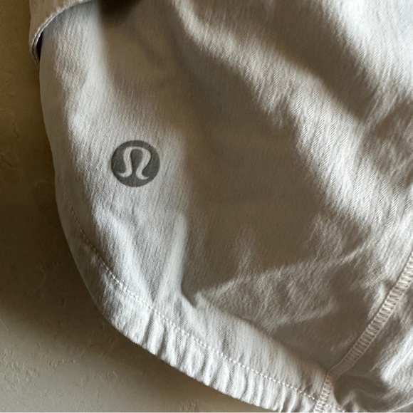 Lululemon Speed Up Short *2.5" Inseam Size 6 in White - Picture 8 of 12